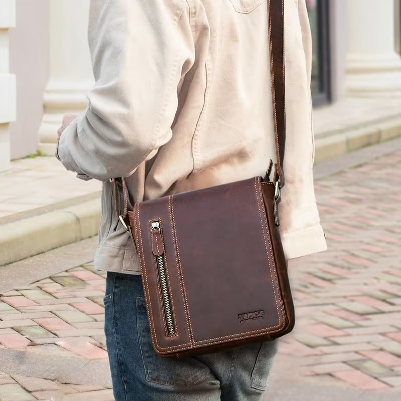 Schoudertassen Heren Luxe Lederen Compacte Crossbodytas Met Flap - Koffie